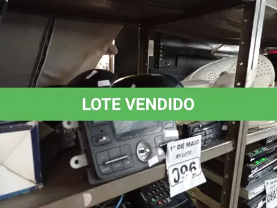 LOTE 096 - 01 CENTRAL MULTIMIDIA, 01 APARELHO DE SOM E 01 PAR DE RETROVISORES. (NO ESTADO) ATENÇÃO! FAZER A VISITAÇÃO ANTES DE ARREMATAR, NÃO SABEMOS SE FUNCIONA. LEILÃO NÃO TEM GARANTIA E NEM DEVOLUÇÃO, SUJEITO A POSSÍVEIS AVARIAS VISÍVEIS/OCULTAS E/OU AUSÊNCIA DE COMPONENTES.