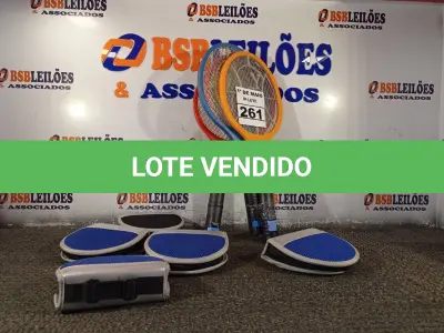 LOTE 261 - 04 RAQUETES MATA MOSQUITO E 05 PORTA CD’S. (NO ESTADO) ATENÇÃO! FAZER A VISITAÇÃO ANTES DE ARREMATAR, NÃO SABEMOS SE FUNCIONA. LEILÃO NÃO TEM GARANTIA E NEM DEVOLUÇÃO, SUJEITO A POSSÍVEIS AVARIAS VISÍVEIS/OCULTAS E/OU AUSÊNCIA DE COMPONENTES.