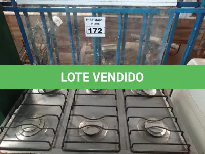 LOTE 172 - 01 FOGÃO A GÁS 06 BOCAS. (NO ESTADO) ATENÇÃO! FAZER A VISITAÇÃO ANTES DE ARREMATAR, NÃO SABEMOS SE FUNCIONA. LEILÃO NÃO TEM GARANTIA E NEM DEVOLUÇÃO, SUJEITO A POSSÍVEIS AVARIAS VISÍVEIS/OCULTAS E/OU AUSÊNCIA DE COMPONENTES.