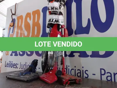 LOTE 060 - 03 ASPIRADORES DE PÓ MARCAS E MODELOS DIVERSOS. (NO ESTADO) ATENÇÃO! FAZER A VISITAÇÃO ANTES DE ARREMATAR, NÃO SABEMOS SE FUNCIONA. LEILÃO NÃO TEM GARANTIA E NEM DEVOLUÇÃO, SUJEITO A POSSÍVEIS AVARIAS VISÍVEIS/OCULTAS E/OU AUSÊNCIA DE COMPONENTES.