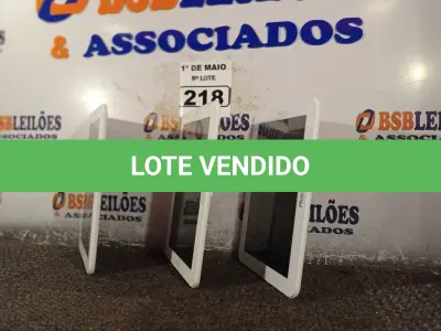 LOTE 218 - 03 TABLETS MARCAS PHILCO. (NO ESTADO) ATENÇÃO! FAZER A VISITAÇÃO ANTES DE ARREMATAR, NÃO SABEMOS SE FUNCIONA. LEILÃO NÃO TEM GARANTIA E NEM DEVOLUÇÃO, SUJEITO A POSSÍVEIS AVARIAS VISÍVEIS/OCULTAS E/OU AUSÊNCIA DE COMPONENTES.