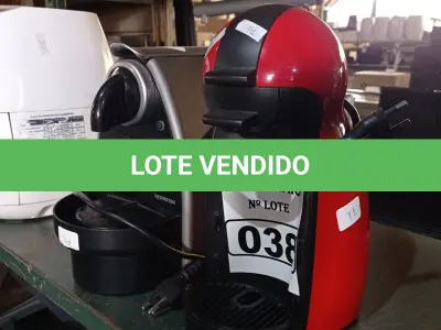 LOTE 038 - 01 CAFETEIRA NESPRESSO E 01 CAFETEIRA DOLCE GUSTO. (NO ESTADO) ATENÇÃO! FAZER A VISITAÇÃO ANTES DE ARREMATAR, NÃO SABEMOS SE FUNCIONA. LEILÃO NÃO TEM GARANTIA E NEM DEVOLUÇÃO, SUJEITO A POSSÍVEIS AVARIAS VISÍVEIS/OCULTAS E/OU AUSÊNCIA DE COMPONENTES.