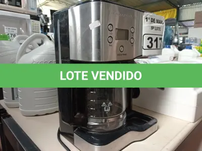LOTE 317 - 01 CAFETEIRA HAMILTON. (NO ESTADO) ATENÇÃO! FAZER A VISITAÇÃO ANTES DE ARREMATAR, NÃO SABEMOS SE FUNCIONA. LEILÃO NÃO TEM GARANTIA E NEM DEVOLUÇÃO, SUJEITO A POSSÍVEIS AVARIAS VISÍVEIS/OCULTAS E/OU AUSÊNCIA DE COMPONENTES.