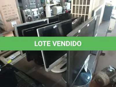 LOTE 123 - 08 MONITORES MARCAS E MODELOS DIVERSOS PARA RETIRADA DE PEÇAS. (NO ESTADO) ATENÇÃO! FAZER A VISITAÇÃO ANTES DE ARREMATAR, NÃO SABEMOS SE FUNCIONA. LEILÃO NÃO TEM GARANTIA E NEM DEVOLUÇÃO, SUJEITO A POSSÍVEIS AVARIAS VISÍVEIS/OCULTAS E/OU AUSÊNCIA DE COMPONENTES.