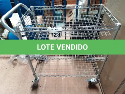 LOTE 323 - 01 CARRINHO PARA TRANSPORTE DE ALIMENTOS. (NO ESTADO) ATENÇÃO! FAZER A VISITAÇÃO ANTES DE ARREMATAR, NÃO SABEMOS SE FUNCIONA. LEILÃO NÃO TEM GARANTIA E NEM DEVOLUÇÃO, SUJEITO A POSSÍVEIS AVARIAS VISÍVEIS/OCULTAS E/OU AUSÊNCIA DE COMPONENTES.