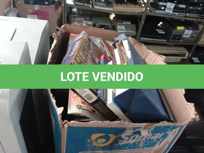 LOTE 117 - 01 LOTE COM VÁRIOS LIVROS DVD’S E FITAS CASSETE DE CURSOS DE IDIOMAS. (NO ESTADO) ATENÇÃO! FAZER A VISITAÇÃO ANTES DE ARREMATAR, NÃO SABEMOS SE FUNCIONA. LEILÃO NÃO TEM GARANTIA E NEM DEVOLUÇÃO, SUJEITO A POSSÍVEIS AVARIAS VISÍVEIS/OCULTAS E/OU AUSÊNCIA DE COMPONENTES.