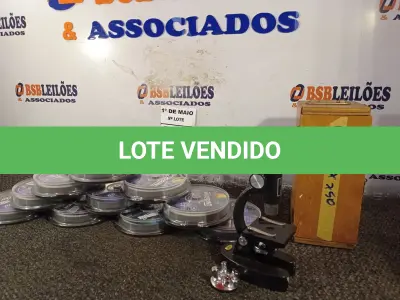LOTE 276 - 01 LOTE COM APROXIMADAMENTE 100 MÍDIAS DE BLUE RAY MAX PRINT E 01 01 MICROSCÓPIO. (NO ESTADO) ATENÇÃO! FAZER A VISITAÇÃO ANTES DE ARREMATAR, NÃO SABEMOS SE FUNCIONA. LEILÃO NÃO TEM GARANTIA E NEM DEVOLUÇÃO, SUJEITO A POSSÍVEIS AVARIAS VISÍVEIS/OCULTAS E/OU AUSÊNCIA DE COMPONENTES.