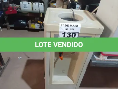 LOTE 130 - 01 BEBEDOURO PARA GARRAFÃO MARCA IBBL 220V. (NO ESTADO) ATENÇÃO! FAZER A VISITAÇÃO ANTES DE ARREMATAR, NÃO SABEMOS SE FUNCIONA. LEILÃO NÃO TEM GARANTIA E NEM DEVOLUÇÃO, SUJEITO A POSSÍVEIS AVARIAS VISÍVEIS/OCULTAS E/OU AUSÊNCIA DE COMPONENTES.