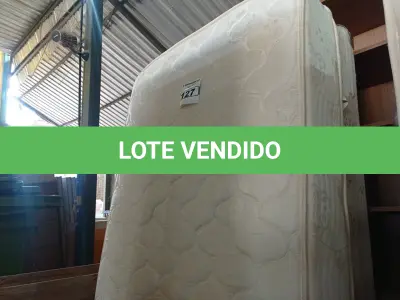 LOTE 127 - 01 COLCHÃO MEDINDO 190X096 COM BASE. (TWIN MATRESS) MARCA RESTONIC (NO ESTADO) AV9930H E BF8575W