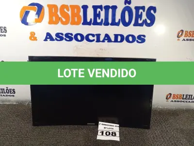 LOTE 108 - 01 MONITOR 24’’ MARCA SAMSUNG. (DISPLAY) SEM PÉ (NO ESTADO) AV9738G
