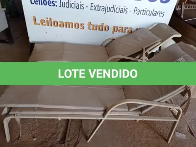 LOTE 025 - 02 ESPREGUIÇADEIRAS EM ALUMÍNIO. (LOUNGE CHAIRS) (NO ESTADO) AV9429D E AV9429T