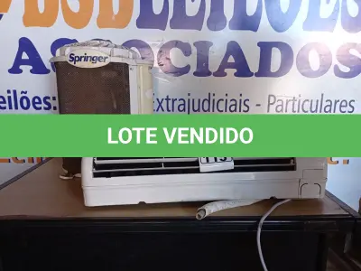 LOTE 115 - 01 AR-CONDICIONADO 12000BTUS SEM CONTROLE MARCA SPRINGER. (NO ESTADO) AV9792J