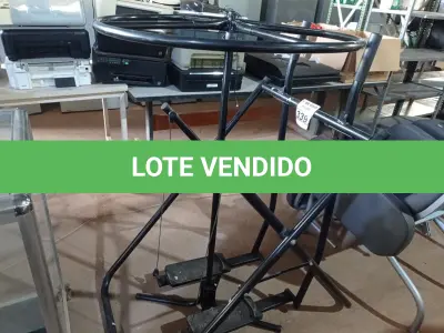 LOTE 339 - 01 APARELHO DE GINASTICA E 01 ARARA. (NO ESTADO) ATENÇÃO! FAZER A VISITAÇÃO ANTES DE ARREMATAR, NÃO SABEMOS SE FUNCIONA. LEILÃO NÃO TEM GARANTIA E NEM DEVOLUÇÃO, SUJEITO A POSSÍVEIS AVARIAS VISÍVEIS/OCULTAS E/OU AUSÊNCIA DE COMPONENTES.