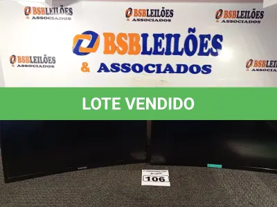 LOTE 106 - 02 MONITORES 24’’ MARCA SAMSUNG COM AVARIAS NA TELA. (DISPLAY) SEM PÉ (NO ESTADO) AV9735C E AV9735Y