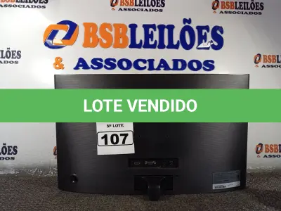 LOTE 107 - 01 MONITOR 24’’ MARCA SAMSUNG. (DISPLAY) SEM PÉ (NO ESTADO) AV9736A