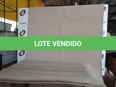 LOTE 019 - 01 TAPETE. (NO ESTADO) (RUG)AU2130D