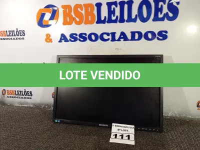LOTE 111 - 01 MONITOR 22’’ MARCA SAMSUNG. (DISPLAY) (NO ESTADO) AV9763A