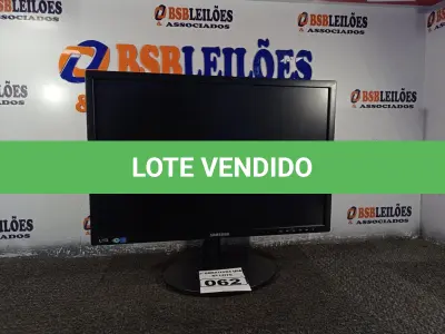 LOTE 062 - 01 MONITOR 22’’ MARCA SAMSUNG. (DISPLAY) (NO ESTADO) AV9548U