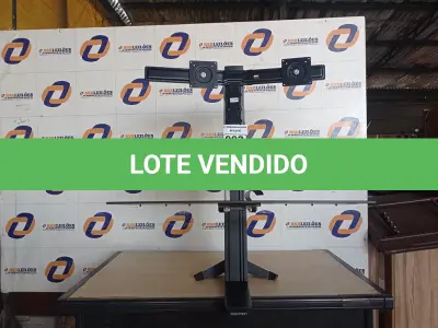 LOTE 002 - 01 MESA VERTICAL ERGOTRON PARA 02 MONITORES. (STAND UP DESK) (NO ESTADO) 0000005