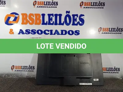 LOTE 056 - 01 MONITOR 22’’ MARCA SAMSUNG. (DISPLAY) (NO ESTADO) AV9495W