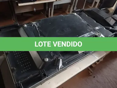 LOTE 172 - 02 MONITORES LG FLATROM 47WV508S-B. (NO ESTADO) ATENÇÃO! FAZER A VISITAÇÃO ANTES DE ARREMATAR, NÃO SABEMOS SE FUNCIONA. LEILÃO NÃO TEM GARANTIA E NEM DEVOLUÇÃO, SUJEITO A POSSÍVEIS AVARIAS VISÍVEIS/OCULTAS E/OU AUSÊNCIA DE COMPONENTES.