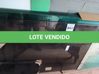 LOTE 041 - 01 LOTE COM PLACAS DE VIDROS (NO ESTADO)