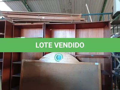 LOTE 117 - 01 LOTE COM VÁRIOS ARMÁRIOS EM MADEIRA. (NO ESTADO) ATENÇÃO! FAZER A VISITAÇÃO ANTES DE ARREMATAR, NÃO SABEMOS SE FUNCIONA. LEILÃO NÃO TEM GARANTIA E NEM DEVOLUÇÃO, SUJEITO A POSSÍVEIS AVARIAS VISÍVEIS/OCULTAS E/OU AUSÊNCIA DE COMPONENTES.