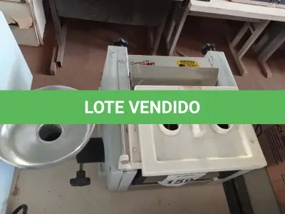 LOTE 159 - 01 MOEDOR DE CARNE 4X1. (NO ESTADO) ATENÇÃO! FAZER A VISITAÇÃO ANTES DE ARREMATAR, NÃO SABEMOS SE FUNCIONA. LEILÃO NÃO TEM GARANTIA E NEM DEVOLUÇÃO, SUJEITO A POSSÍVEIS AVARIAS VISÍVEIS/OCULTAS E/OU AUSÊNCIA DE COMPONENTES.