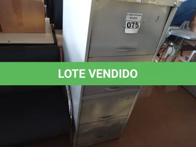 LOTE 075 - 01 ARQUIVO DE AÇO COM 04 GAVETAS. (NO ESTADO) ATENÇÃO! FAZER A VISITAÇÃO ANTES DE ARREMATAR, NÃO SABEMOS SE FUNCIONA. LEILÃO NÃO TEM GARANTIA E NEM DEVOLUÇÃO, SUJEITO A POSSÍVEIS AVARIAS VISÍVEIS/OCULTAS E/OU AUSÊNCIA DE COMPONENTES.