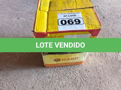 LOTE 069 - 01 LOTE DE PARAFUSOS AUTO BROCANTE PARA TELHADO. (NO ESTADO)