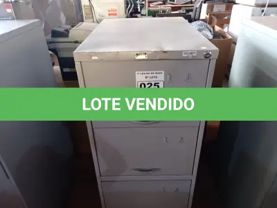 LOTE 025 - 01 ARQUIVO DE AÇO COM 04 GAVETAS. (NO ESTADO) ATENÇÃO! FAZER A VISITAÇÃO ANTES DE ARREMATAR, NÃO SABEMOS SE FUNCIONA. LEILÃO NÃO TEM GARANTIA E NEM DEVOLUÇÃO, SUJEITO A POSSÍVEIS AVARIAS VISÍVEIS/OCULTAS E/OU AUSÊNCIA DE COMPONENTES.