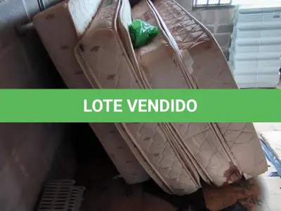 LOTE 085 - 02 BASES INCOMPLETAS E 02 COLCHOES DE CASAL (NO ESTADO) 