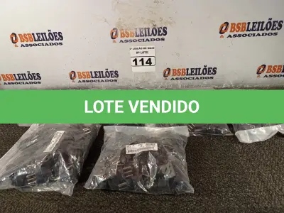 LOTE 114 - 01 LOTE COM GRANDE QUANTIDADE DE ADAPTADORES 10AMP 2P+T. (NO ESTADO) ATENÇÃO! FAZER A VISITAÇÃO ANTES DE ARREMATAR, NÃO SABEMOS SE FUNCIONA. LEILÃO NÃO TEM GARANTIA E NEM DEVOLUÇÃO, SUJEITO A POSSÍVEIS AVARIAS VISÍVEIS/OCULTAS E/OU AUSÊNCIA DE COMPONENTES.