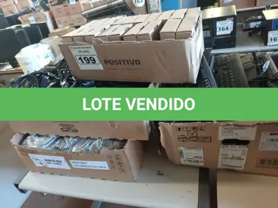 LOTE 199 - 01 LOTE COM VÁRIOS TECLADOS PARA PC, CABOS E PERIFÉRICOS DIVERSOS. (NO ESTADO) ATENÇÃO! FAZER A VISITAÇÃO ANTES DE ARREMATAR, NÃO SABEMOS SE FUNCIONA. LEILÃO NÃO TEM GARANTIA E NEM DEVOLUÇÃO, SUJEITO A POSSÍVEIS AVARIAS VISÍVEIS/OCULTAS E/OU AUSÊNCIA DE COMPONENTES.