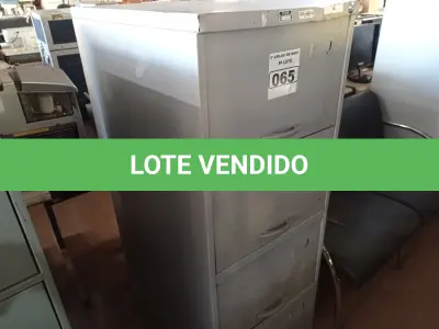 LOTE 065 - 01 ARQUIVO DE AÇO COM 04 GAVETAS. (NO ESTADO) ATENÇÃO! FAZER A VISITAÇÃO ANTES DE ARREMATAR, NÃO SABEMOS SE FUNCIONA. LEILÃO NÃO TEM GARANTIA E NEM DEVOLUÇÃO, SUJEITO A POSSÍVEIS AVARIAS VISÍVEIS/OCULTAS E/OU AUSÊNCIA DE COMPONENTES.