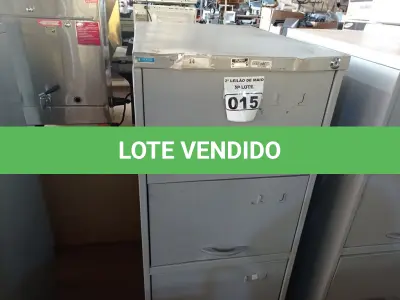 LOTE 015 - 01 ARQUIVO DE AÇO COM 04 GAVETAS. (NO ESTADO) ATENÇÃO! FAZER A VISITAÇÃO ANTES DE ARREMATAR, NÃO SABEMOS SE FUNCIONA. LEILÃO NÃO TEM GARANTIA E NEM DEVOLUÇÃO, SUJEITO A POSSÍVEIS AVARIAS VISÍVEIS/OCULTAS E/OU AUSÊNCIA DE COMPONENTES.