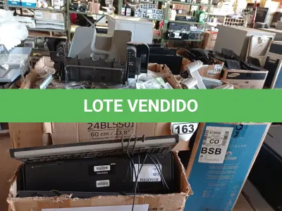 LOTE 163 - 01 LOTE COM CABOS DE AÇO, TECLADOS PARA PC E PERIFÉRICOS DIVERSOS. (NO ESTADO) ATENÇÃO! FAZER A VISITAÇÃO ANTES DE ARREMATAR, NÃO SABEMOS SE FUNCIONA. LEILÃO NÃO TEM GARANTIA E NEM DEVOLUÇÃO, SUJEITO A POSSÍVEIS AVARIAS VISÍVEIS/OCULTAS E/OU AUSÊNCIA DE COMPONENTES.
