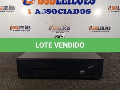 LOTE 067 - 01 GAVETA PARA CAIXA DE SUPERMERCADO. (NO ESTADO) ATENÇÃO! FAZER A VISITAÇÃO ANTES DE ARREMATAR, NÃO SABEMOS SE FUNCIONA. LEILÃO NÃO TEM GARANTIA E NEM DEVOLUÇÃO, SUJEITO A POSSÍVEIS AVARIAS VISÍVEIS/OCULTAS E/OU AUSÊNCIA DE COMPONENTES.