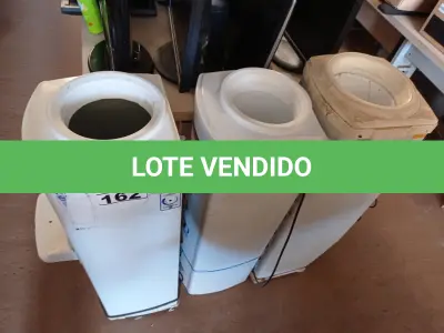 LOTE 162 - 03 BEBEDOUROS PARA GARRAFÃO MARCAS E MODELOS DIVERSOS. (NO ESTADO) ATENÇÃO! FAZER A VISITAÇÃO ANTES DE ARREMATAR, NÃO SABEMOS SE FUNCIONA. LEILÃO NÃO TEM GARANTIA E NEM DEVOLUÇÃO, SUJEITO A POSSÍVEIS AVARIAS VISÍVEIS/OCULTAS E/OU AUSÊNCIA DE COMPONENTES.