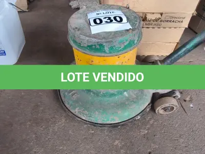 LOTE 030 - ´01 ENCERADEIRA BANDEIRANTE. (NO ESTADO)