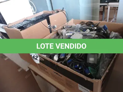 LOTE 142 - 01 LOTE COM GRANDE QUANTIDADE DE TECLADOS PARA PC E CABOS DIVERSOS. (NO ESTADO) ATENÇÃO! FAZER A VISITAÇÃO ANTES DE ARREMATAR, NÃO SABEMOS SE FUNCIONA. LEILÃO NÃO TEM GARANTIA E NEM DEVOLUÇÃO, SUJEITO A POSSÍVEIS AVARIAS VISÍVEIS/OCULTAS E/OU AUSÊNCIA DE COMPONENTES.