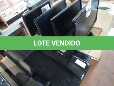 LOTE 161 - 08 MONITORES MARCAS E MODELOS DIVERSOS. (NO ESTADO) ATENÇÃO! FAZER A VISITAÇÃO ANTES DE ARREMATAR, NÃO SABEMOS SE FUNCIONA. LEILÃO NÃO TEM GARANTIA E NEM DEVOLUÇÃO, SUJEITO A POSSÍVEIS AVARIAS VISÍVEIS/OCULTAS E/OU AUSÊNCIA DE COMPONENTES.