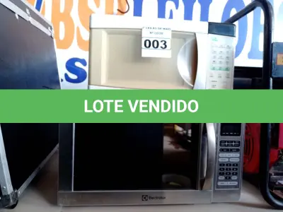 LOTE 003 - 02 MICRO-ONDAS MARCAS E MODELOS DIVERSOS. (NO ESTADO) ATENÇÃO! FAZER A VISITAÇÃO ANTES DE ARREMATAR, NÃO SABEMOS SE FUNCIONA. LEILÃO NÃO TEM GARANTIA E NEM DEVOLUÇÃO, SUJEITO A POSSÍVEIS AVARIAS VISÍVEIS/OCULTAS E/OU AUSÊNCIA DE COMPONENTES.