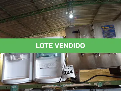 LOTE 024 - 02 BEBEDOUROS PARA GARRAFÃO E 01 CAFETEIRA INDUSTRIAL. (NO ESTADO) ATENÇÃO! FAZER A VISITAÇÃO ANTES DE ARREMATAR, NÃO SABEMOS SE FUNCIONA. LEILÃO NÃO TEM GARANTIA E NEM DEVOLUÇÃO, SUJEITO A POSSÍVEIS AVARIAS VISÍVEIS/OCULTAS E/OU AUSÊNCIA DE COMPONENTES.