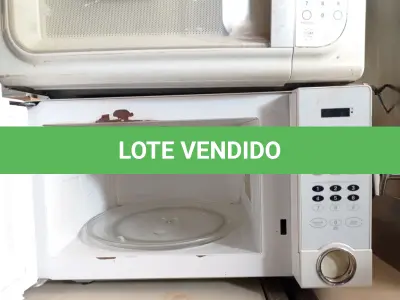 LOTE 152 - 03 MICRO-ONDAS MARCAS E MODELOS DIVERSOS. (NO ESTADO) ATENÇÃO! FAZER A VISITAÇÃO ANTES DE ARREMATAR, NÃO SABEMOS SE FUNCIONA. LEILÃO NÃO TEM GARANTIA E NEM DEVOLUÇÃO, SUJEITO A POSSÍVEIS AVARIAS VISÍVEIS/OCULTAS E/OU AUSÊNCIA DE COMPONENTES.