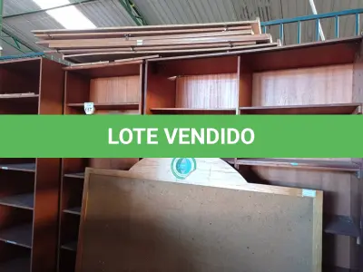 LOTE 117 - 01 LOTE COM VÁRIOS ARMÁRIOS EM MADEIRA. (NO ESTADO) ATENÇÃO! FAZER A VISITAÇÃO ANTES DE ARREMATAR, NÃO SABEMOS SE FUNCIONA. LEILÃO NÃO TEM GARANTIA E NEM DEVOLUÇÃO, SUJEITO A POSSÍVEIS AVARIAS VISÍVEIS/OCULTAS E/OU AUSÊNCIA DE COMPONENTES.