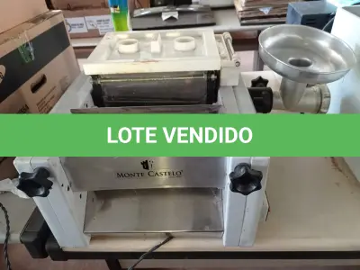 LOTE 159 - 01 MOEDOR DE CARNE 4X1. (NO ESTADO) ATENÇÃO! FAZER A VISITAÇÃO ANTES DE ARREMATAR, NÃO SABEMOS SE FUNCIONA. LEILÃO NÃO TEM GARANTIA E NEM DEVOLUÇÃO, SUJEITO A POSSÍVEIS AVARIAS VISÍVEIS/OCULTAS E/OU AUSÊNCIA DE COMPONENTES.