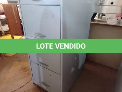 LOTE 005 - 01 ARQUIVO DE AÇO COM 04 GAVETAS. (NO ESTADO) ATENÇÃO! FAZER A VISITAÇÃO ANTES DE ARREMATAR, NÃO SABEMOS SE FUNCIONA. LEILÃO NÃO TEM GARANTIA E NEM DEVOLUÇÃO, SUJEITO A POSSÍVEIS AVARIAS VISÍVEIS/OCULTAS E/OU AUSÊNCIA DE COMPONENTES.