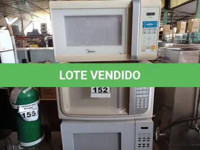 LOTE 152 - 03 MICRO-ONDAS MARCAS E MODELOS DIVERSOS. (NO ESTADO) ATENÇÃO! FAZER A VISITAÇÃO ANTES DE ARREMATAR, NÃO SABEMOS SE FUNCIONA. LEILÃO NÃO TEM GARANTIA E NEM DEVOLUÇÃO, SUJEITO A POSSÍVEIS AVARIAS VISÍVEIS/OCULTAS E/OU AUSÊNCIA DE COMPONENTES.