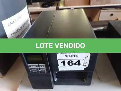 LOTE 164 - 01 IMPRESSORA DE ETIQUETAS MARCA TSC. (NO ESTADO) ATENÇÃO! FAZER A VISITAÇÃO ANTES DE ARREMATAR, NÃO SABEMOS SE FUNCIONA. LEILÃO NÃO TEM GARANTIA E NEM DEVOLUÇÃO, SUJEITO A POSSÍVEIS AVARIAS VISÍVEIS/OCULTAS E/OU AUSÊNCIA DE COMPONENTES.